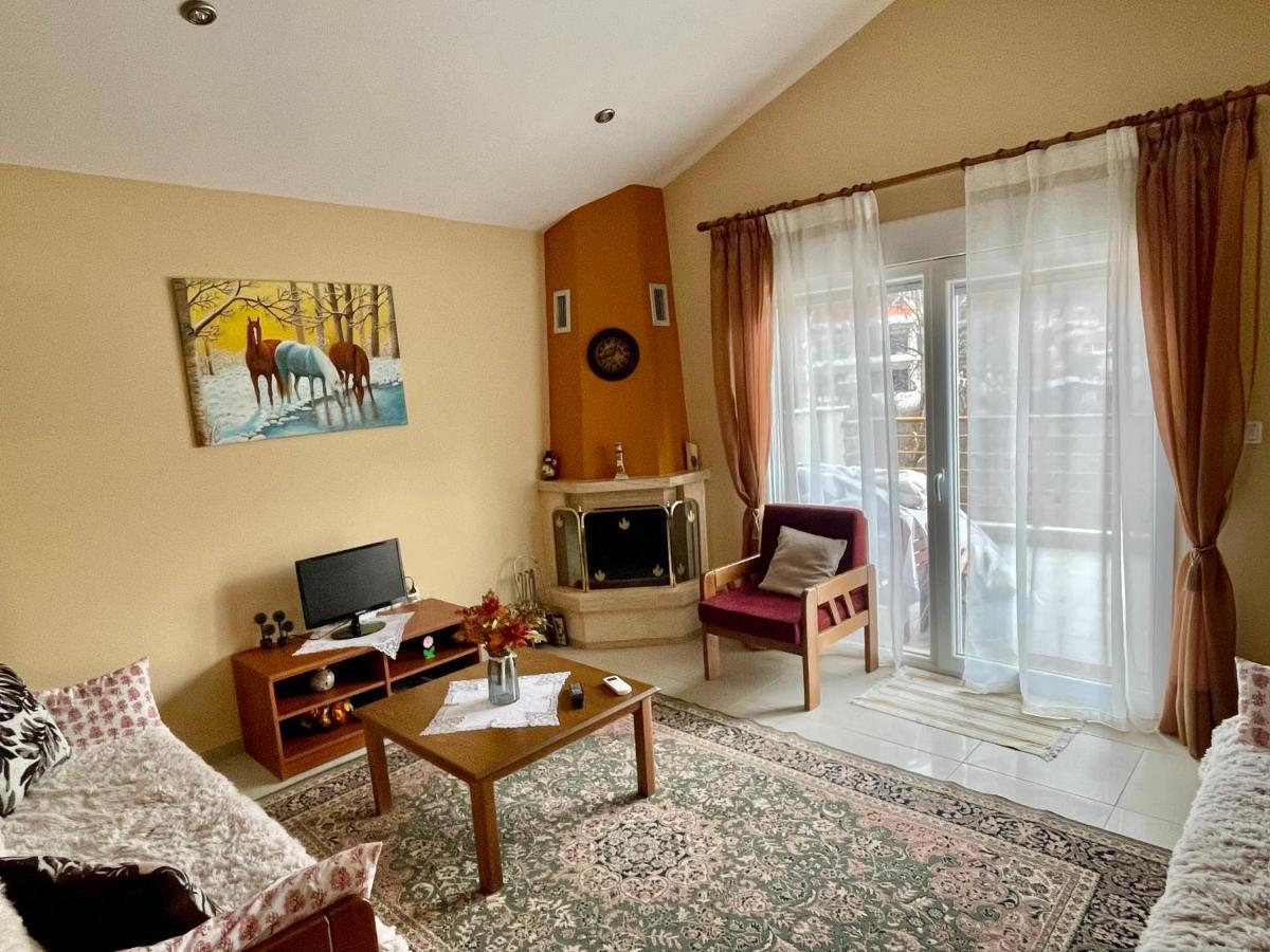 Hilltop Lodge Órma المظهر الخارجي الصورة