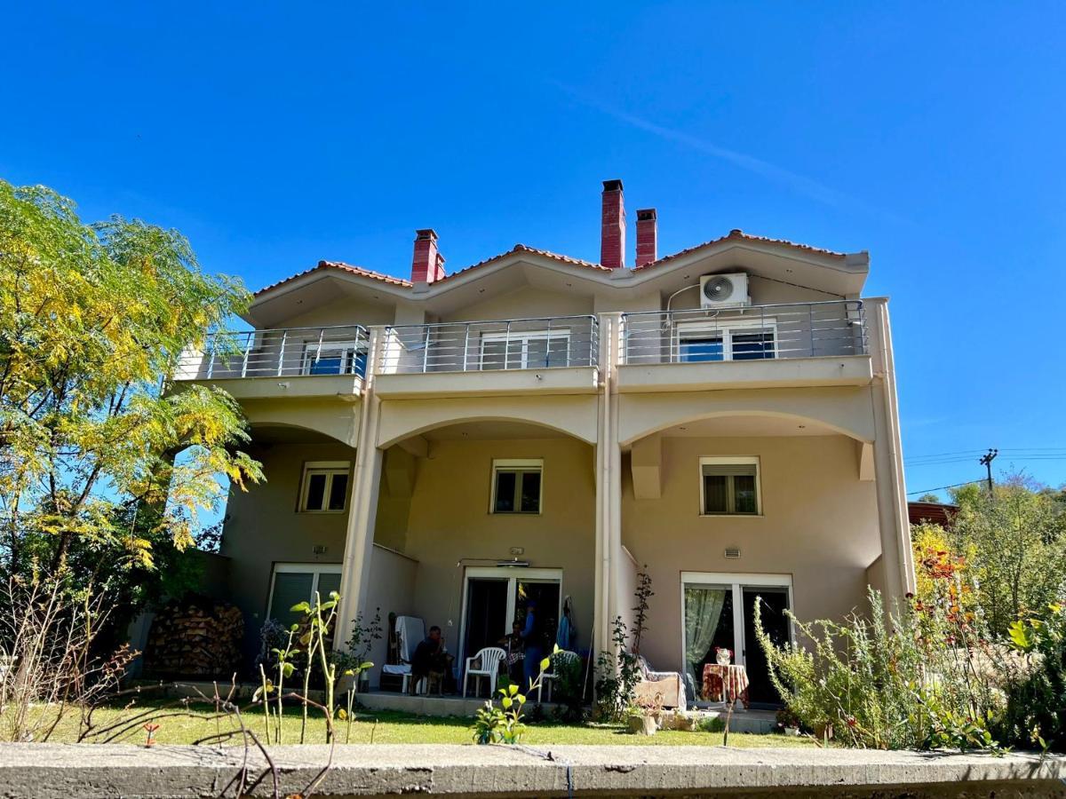 Hilltop Lodge Órma المظهر الخارجي الصورة